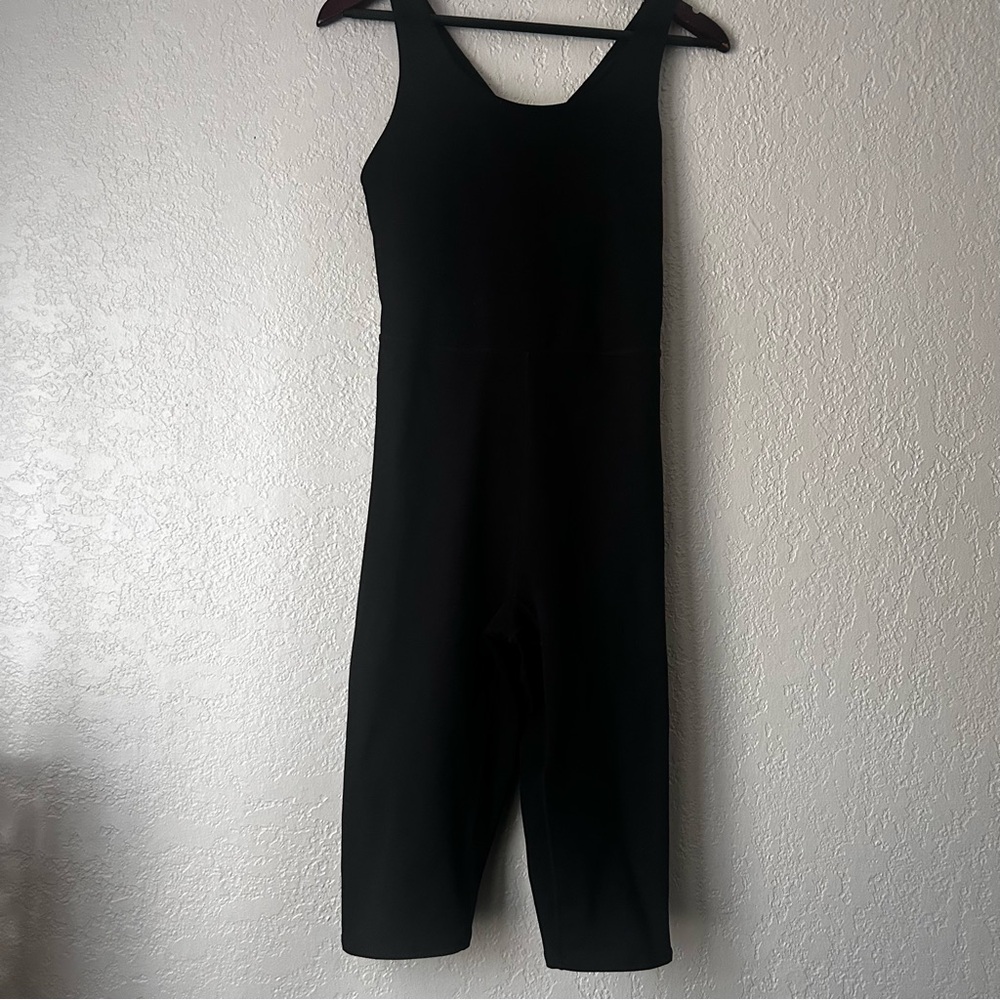 Fabletics Black define cropped powerhold  capri Jumpsuit with Wide Straps